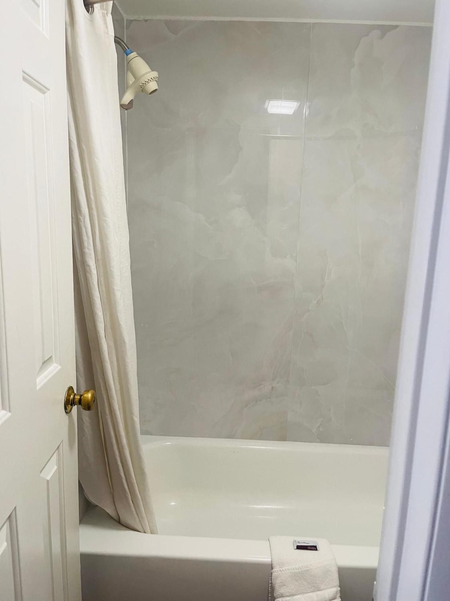 Bourbon Capital Inn Бардстаун Екстериор снимка