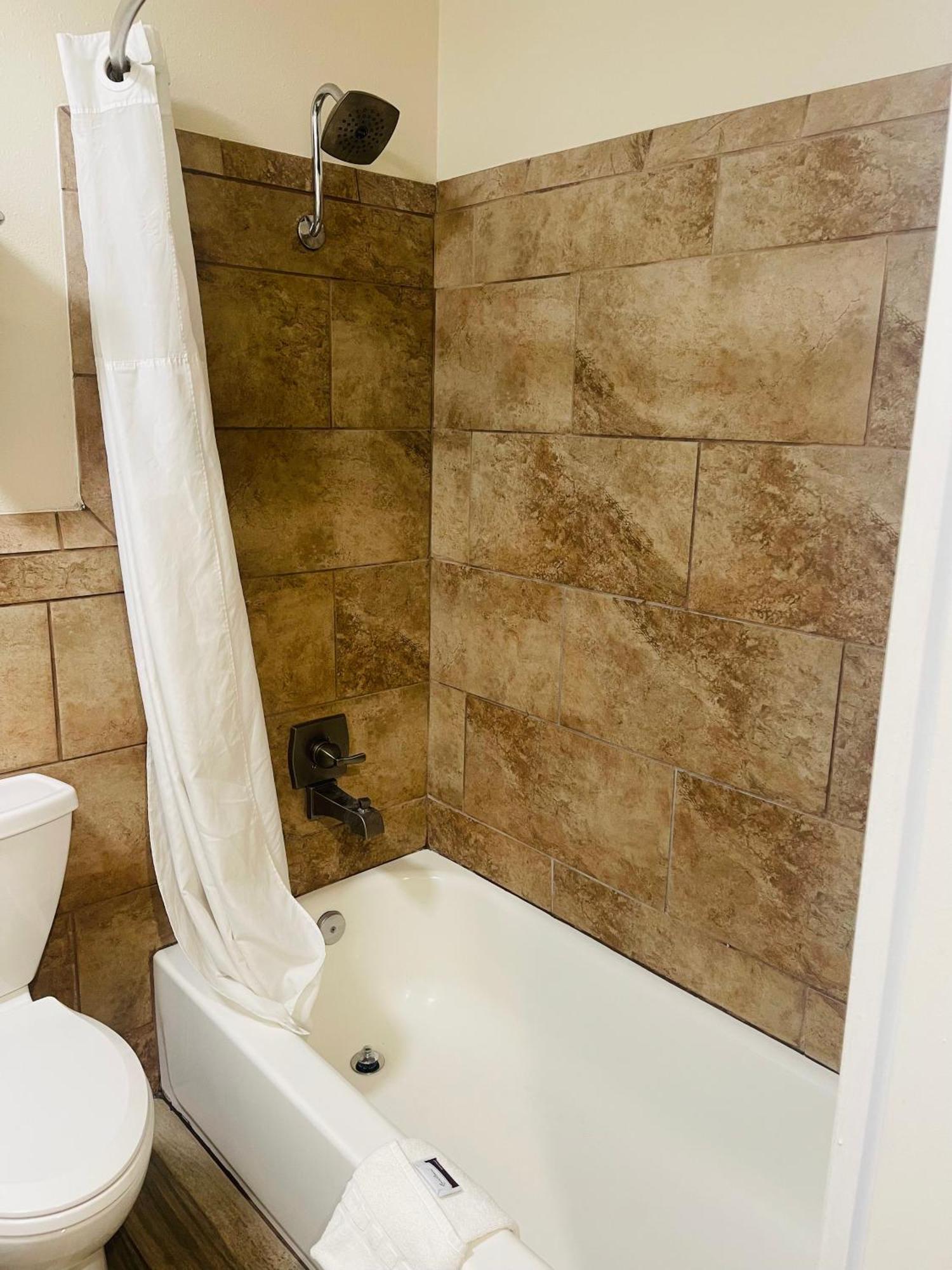 Bourbon Capital Inn Бардстаун Екстериор снимка