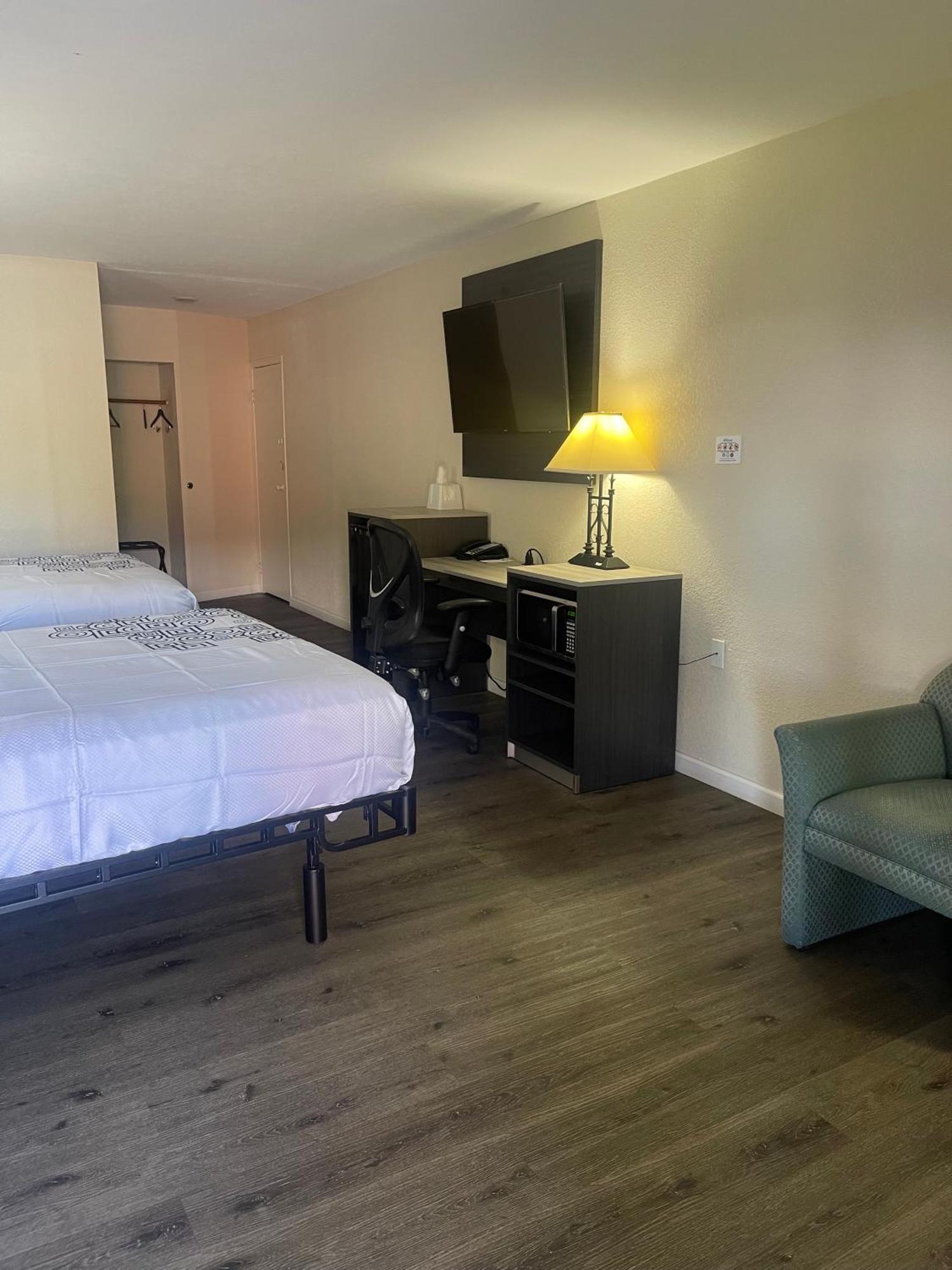 Bourbon Capital Inn Бардстаун Екстериор снимка
