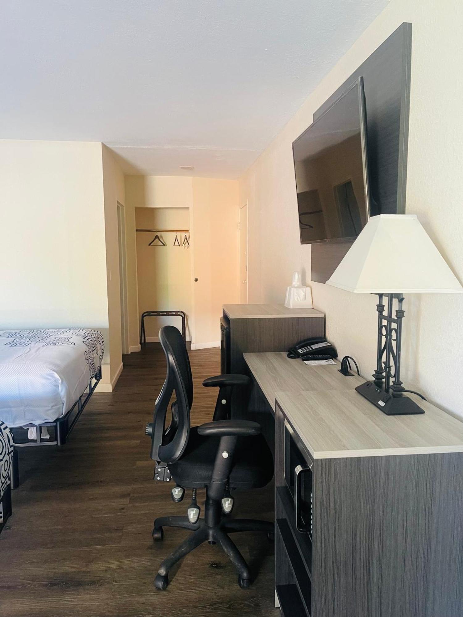 Bourbon Capital Inn Бардстаун Екстериор снимка