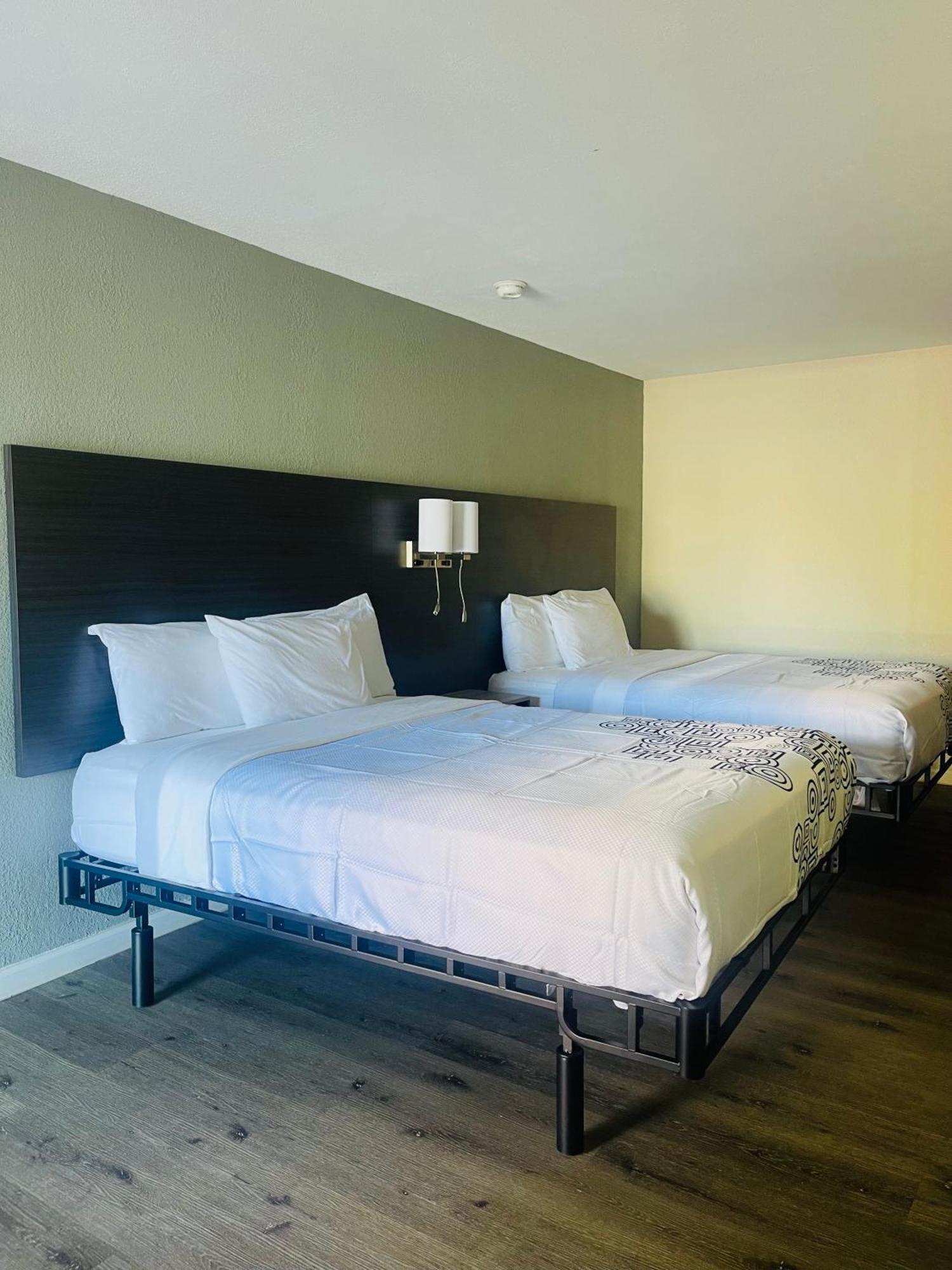 Bourbon Capital Inn Бардстаун Екстериор снимка