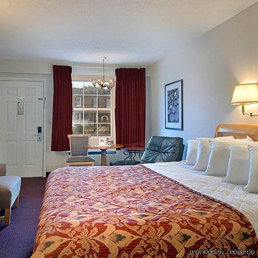 Bourbon Capital Inn Бардстаун Екстериор снимка