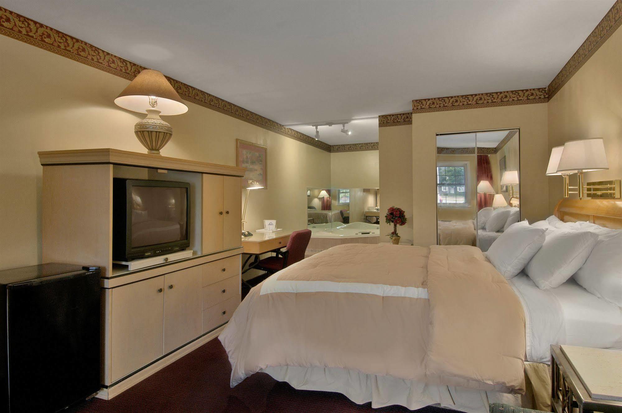 Bourbon Capital Inn Бардстаун Екстериор снимка
